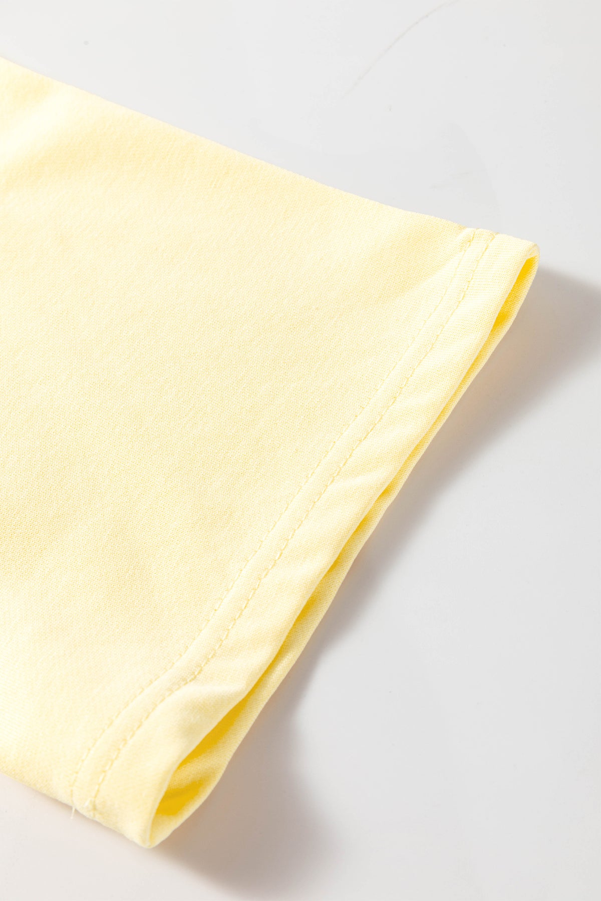 Vestido Amarillo Crema con Encaje Bordado